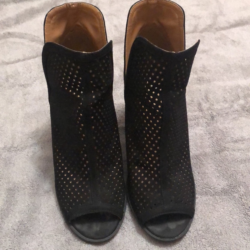 Quipid Black Gladiator Heels